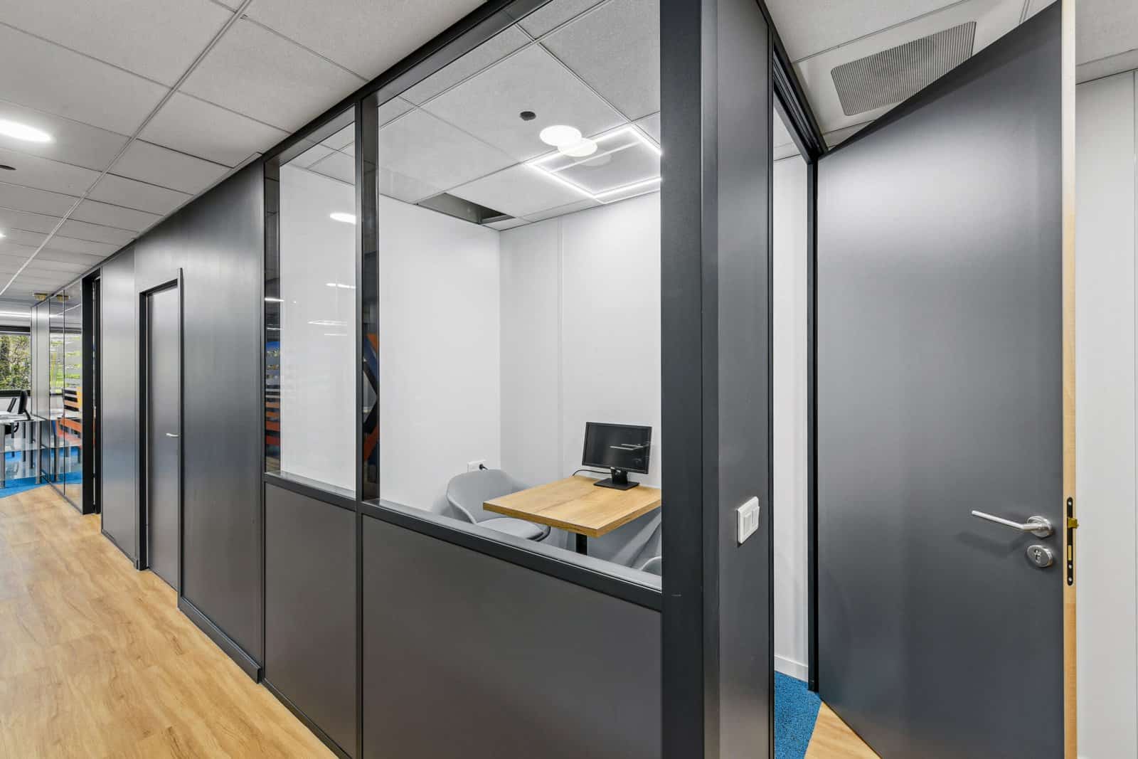 bureaux individuels cloisonés